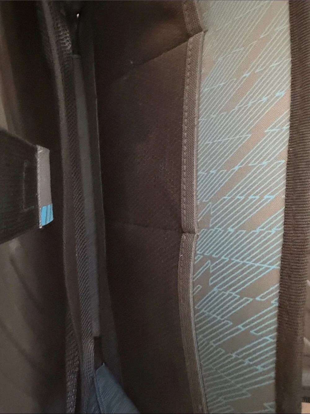 Thule Black Hard-Shell Laptop Messenger Case Shoulder Strap travel school work